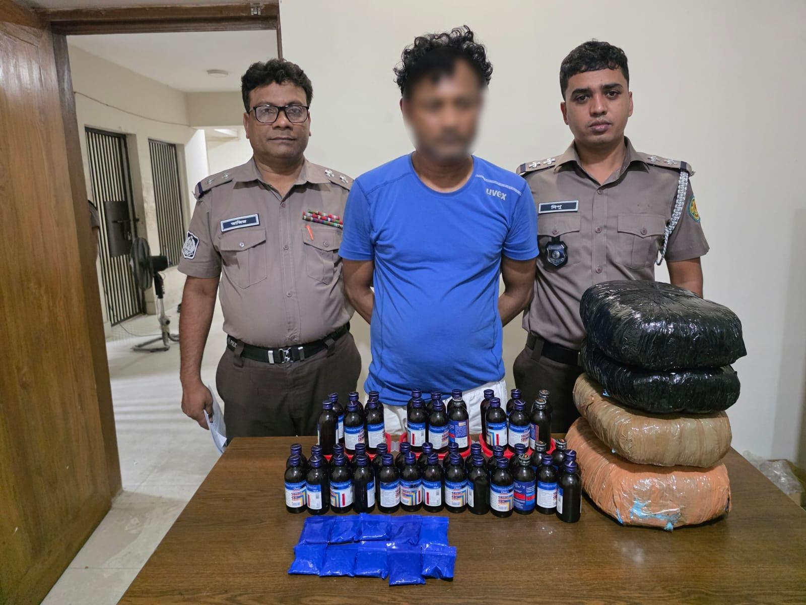 সবুজবাগে ৮ কেজি গাঁজা ও ২ হাজার ইয়াবাসহ মাদক কারবারি গ্রেফতার